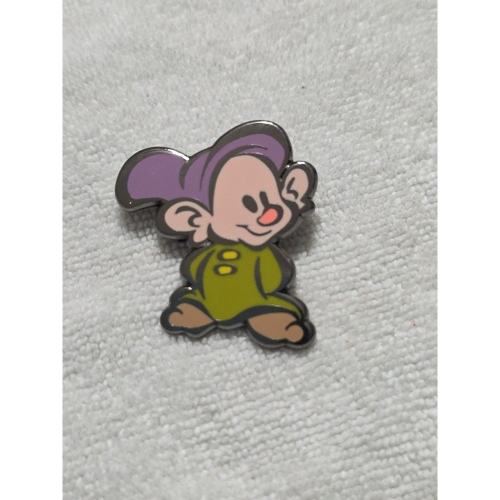Dopey Snow White and the Seven Dwarfs Cuties Mystery Disney Pin 2016